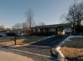 11922 Glenridge Dr, Maryland Heights, MO 63043