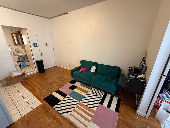 5th image of 132 Allen St APT 2b