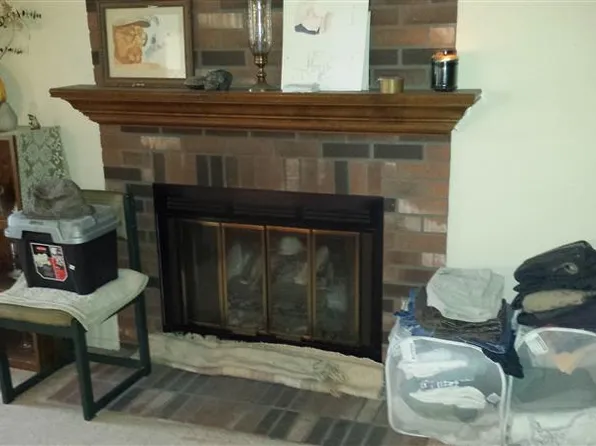 7741 Lake Ridge Dr #1, Waterford, MI 48327