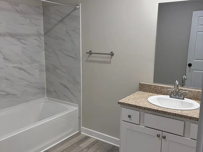 1356 S Main St — Photo 13