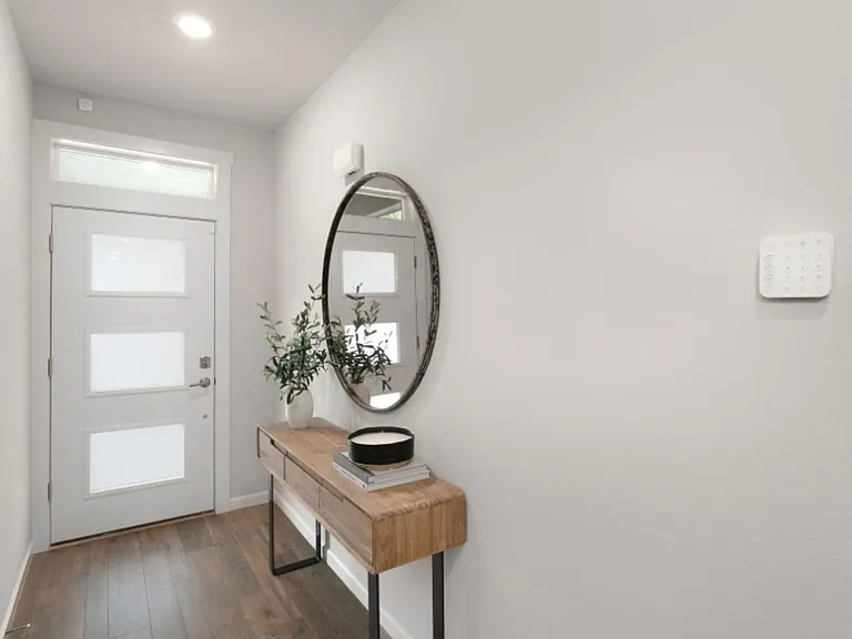 7207 SW Spruce St — Photo 3