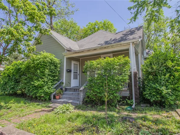 321 A St, Charleston, IL 61920