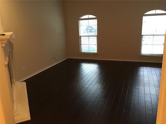 3rd image of 5590 Grosseto Dr