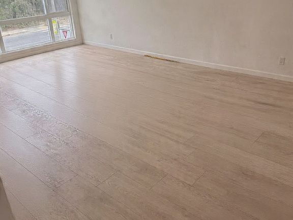 4th image of 4611 Lincoln Way #1