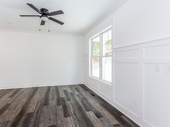 5th image of 352 W Caroline St