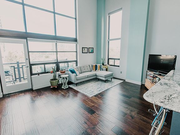 Floor to ceiling windows (west facing)