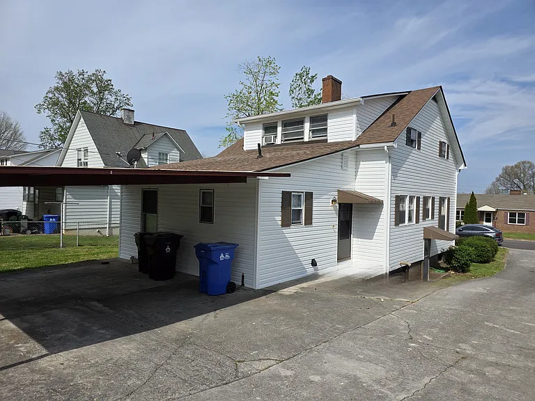 329 Telford St — Photo 4