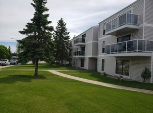 Lakewood Apartments, Edmonton, AB T6K 3Y1