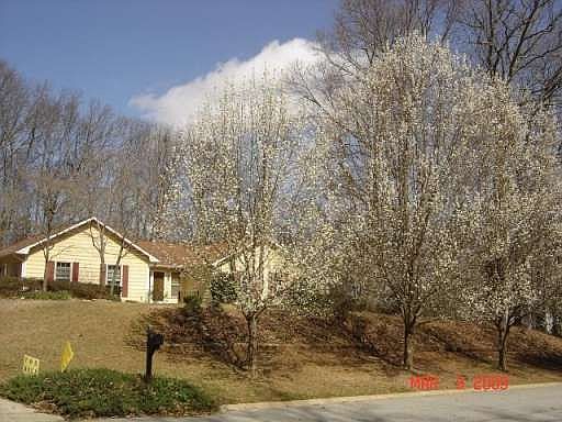 2nd image of 140 Catherine Ln