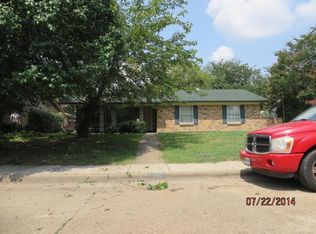 1718 Santa Maria Ct, Grand Prairie, TX 75051