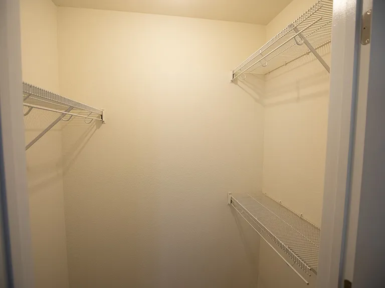 Featherstone Apartments at Kiln Creek — Photo 31