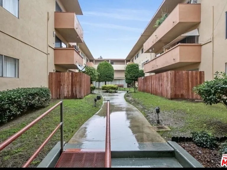855 Victor Ave #210 — Photo 12