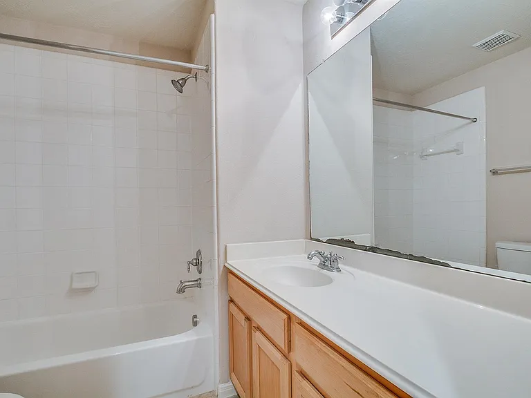 10914 Tattershall Ln — Photo 22