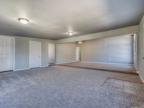 5th image of 130 Olga Dr
