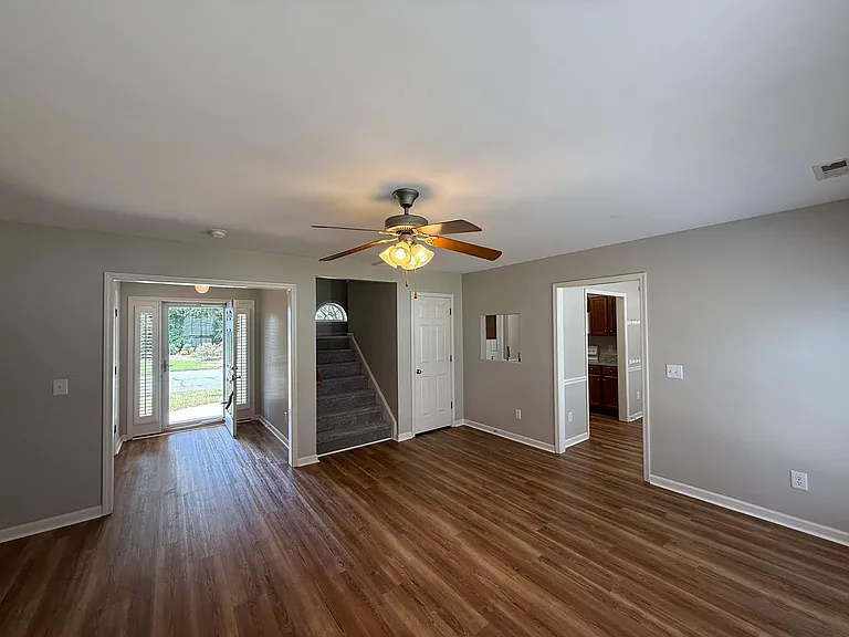 2403 Mid Salem Dr — Photo 5