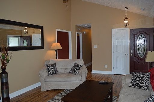5th image of 643 Copper Creek Dr