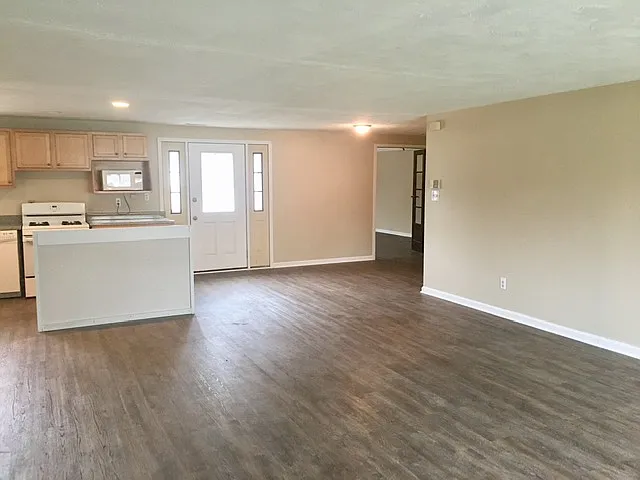 9403 Shenandoah Dr — Photo 9