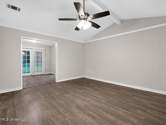 4th image of 163 Holly Hill Dr