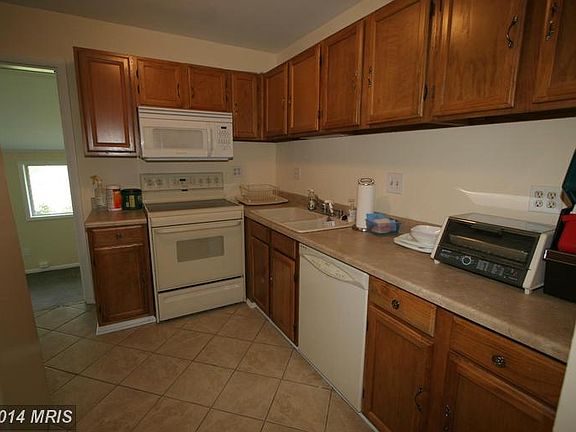 2nd image of 11005 Larch Ave
