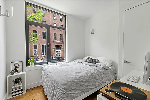 the Apartment× HOUYHNHNM STABRIDGEハット The Helix Apartments Off-Campus Housing, Jersey City, NJ