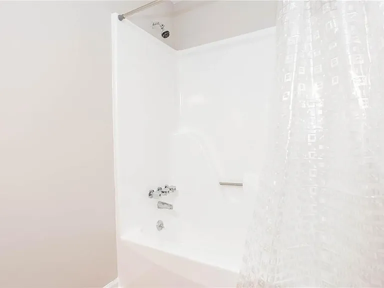 4049 Leicester Dr NE — Photo 17