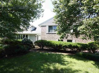 12 Old Farm Ln, Washington, IL 61571