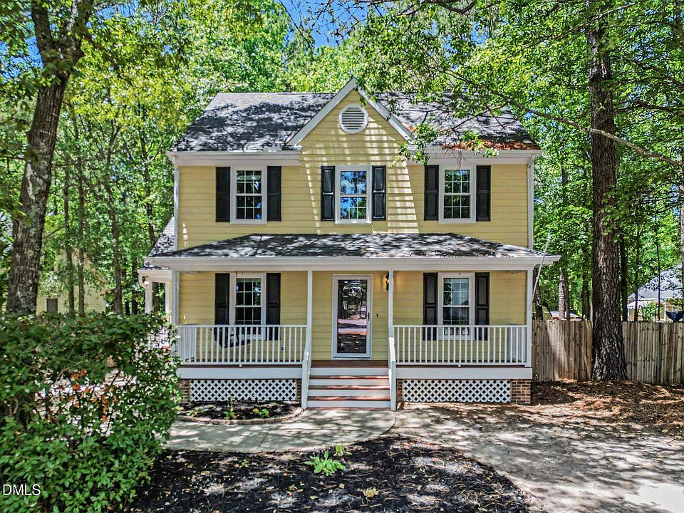 1st image of 200 Crestleigh St