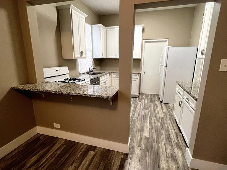 4683 Vine St — Photo 23