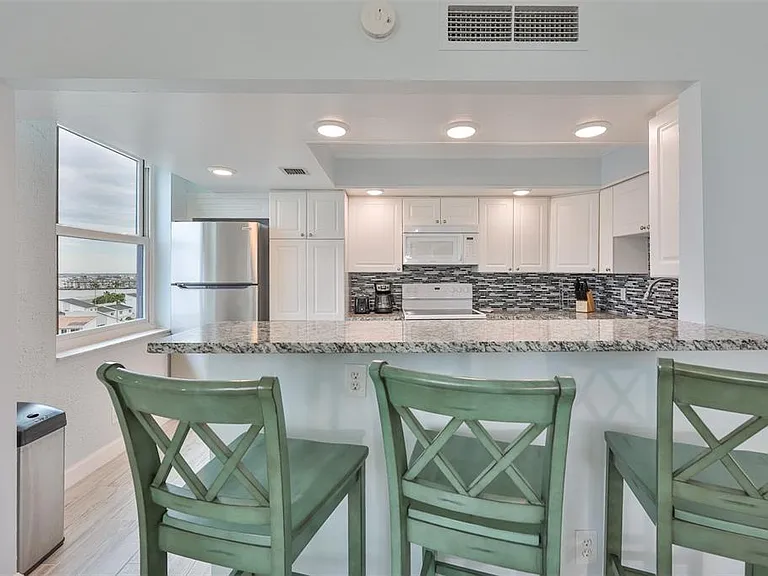 1400 Gulf Blvd #704 — Photo 9
