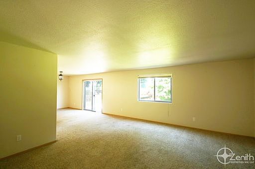 2nd image of 6105 NE 44th Cir