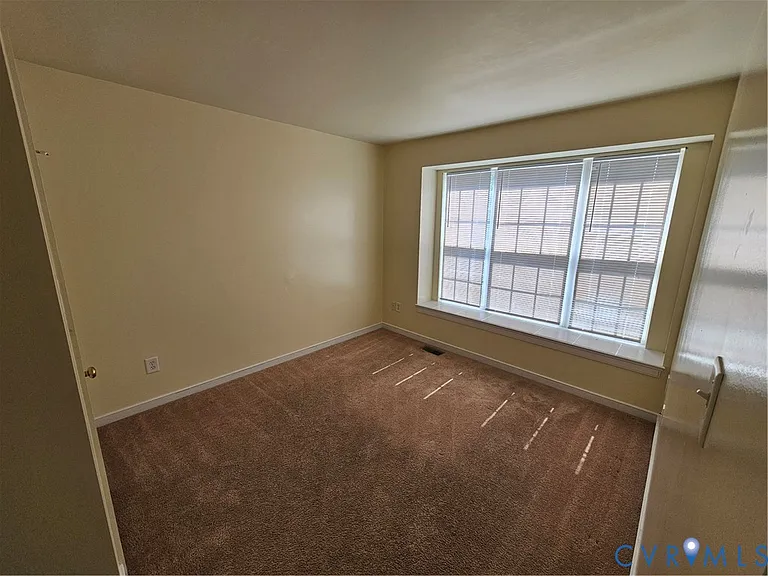 8722 Springwater Dr — Photo 11
