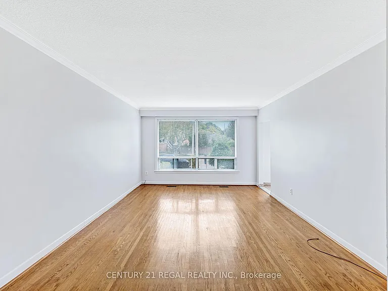 79 Combermere Dr — Photo 9