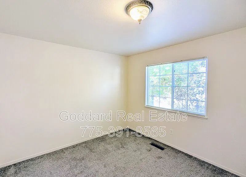 4 bed, 2.0 bath, 1877 sqft, $2,900 — Photo 3
