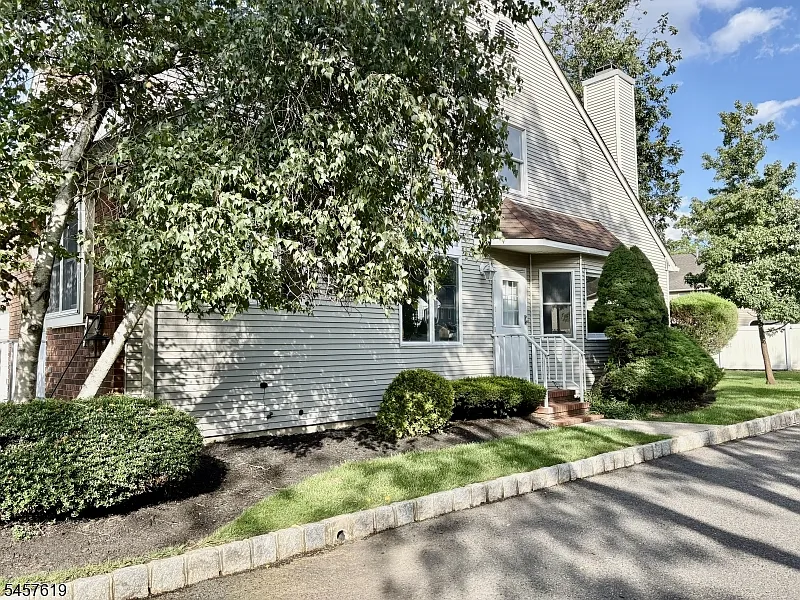 2 bed, 2.0 bath, $3,300 — Photo 2