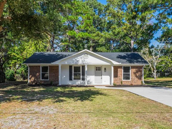 228 E 11th Street, Southport, NC 28461