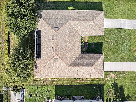 5th image of 2221 NE 15th Ln