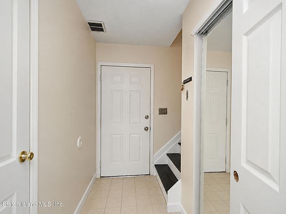 3rd image of 25 Grandview Ave