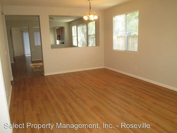 4th image of 1104 Kensington Ln