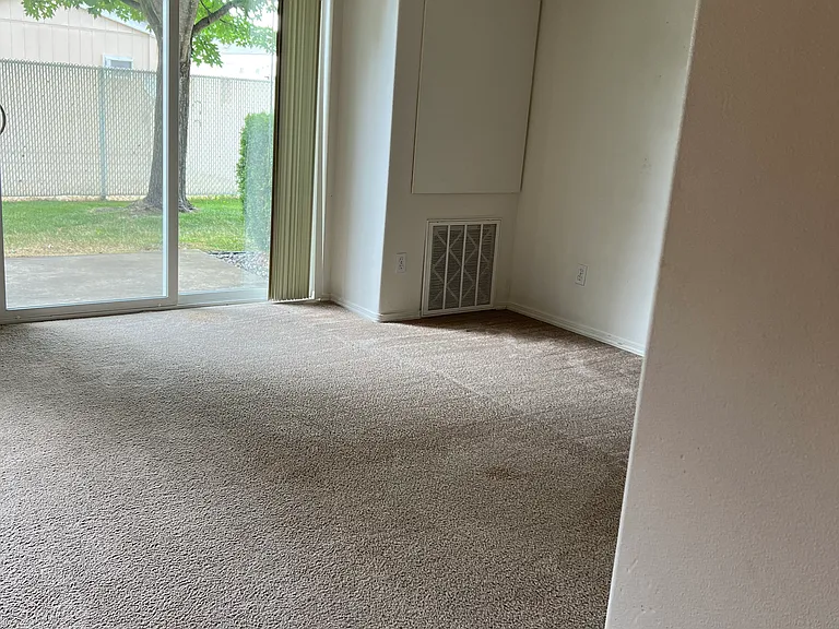 1505-1519 W Hyacinth Ln — Photo 9