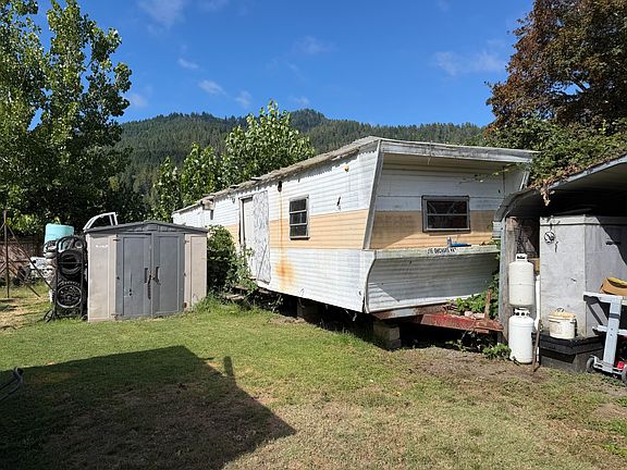 4th image of 216 Orchard Way