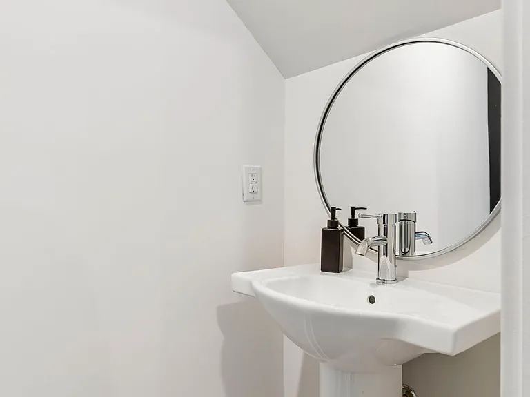 102 Duke St #42 — Photo 21