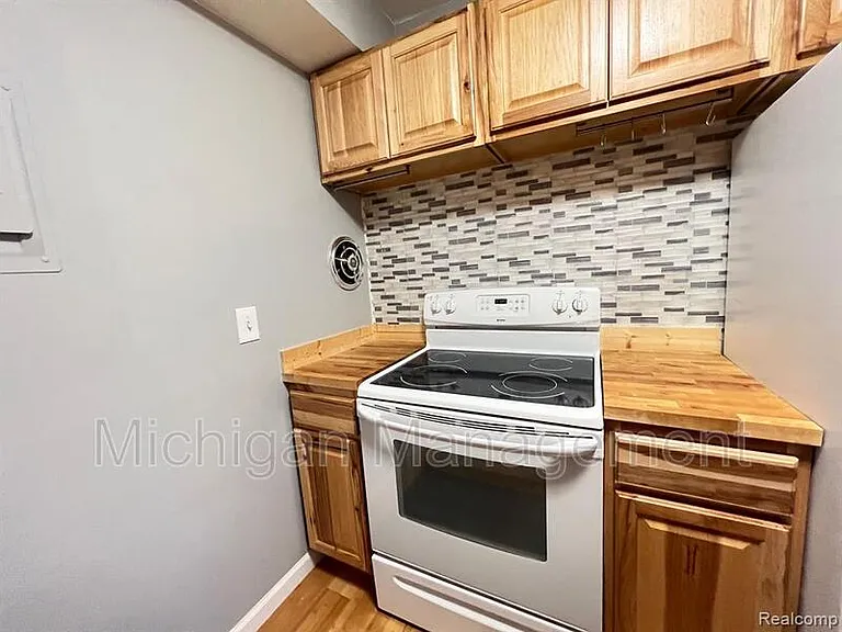 2152 Pauline Blvd #207 — Photo 8