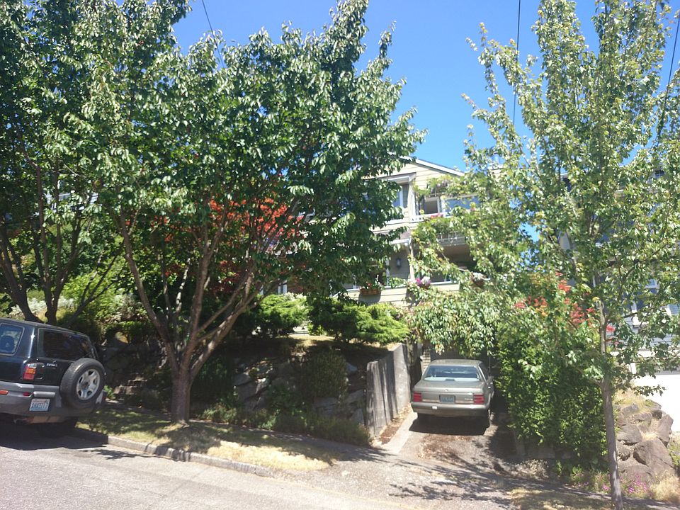 2nd image of 2610 W Newton St