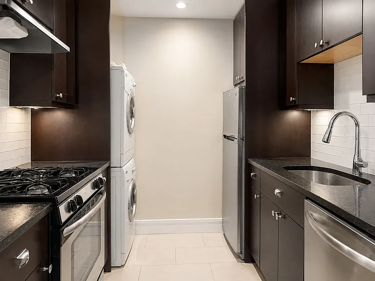 126 Charles St #2 — Photo 11