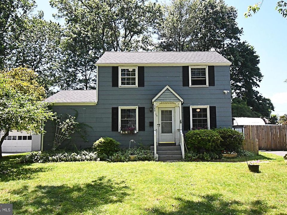 1st image of 385 Magnolia Dr