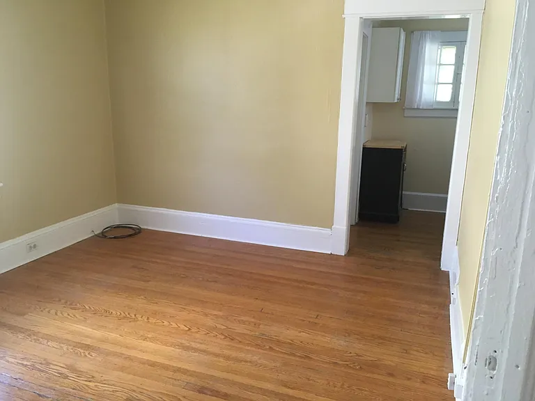 1336 Maple Ave SW #B — Photo 9