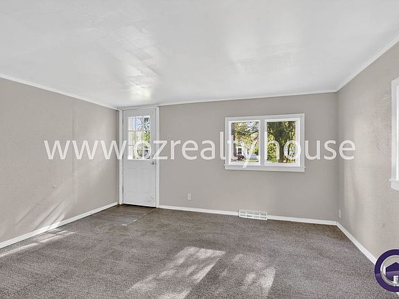 4th image of 564 Williamsville Ave