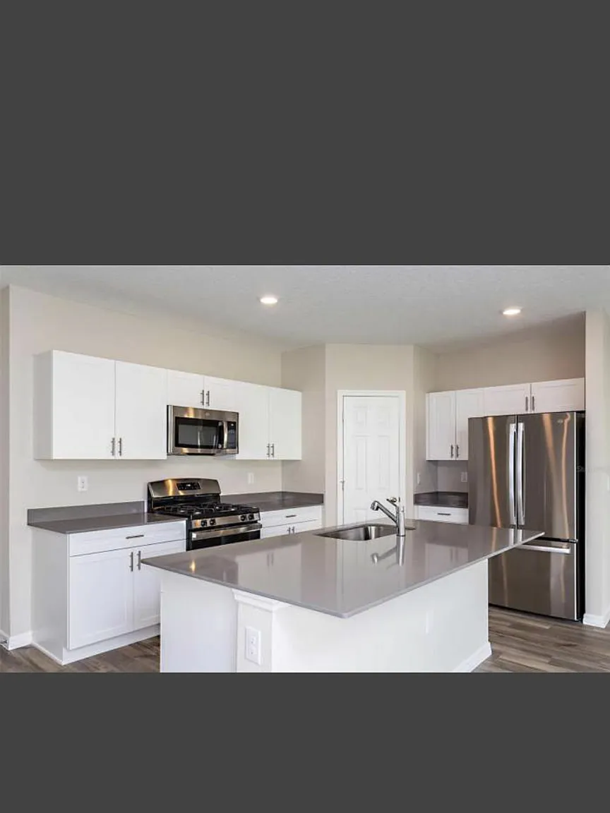 4 bed, 2057 sqft, $3,840 — Photo 3