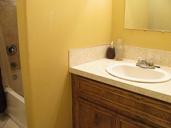 5th image of 9405 Los Olmos Dr