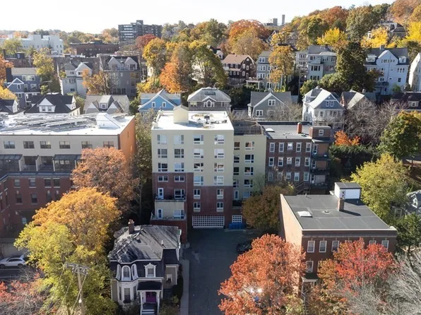 66 Winchester St APT 101, Brookline, MA 02446